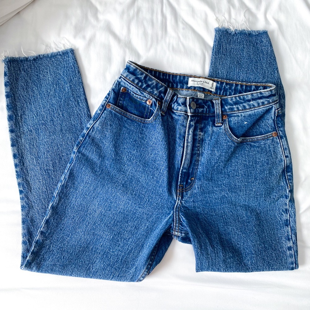 ABERCROMBIE AND FITCH CURVE LOVE JEANS